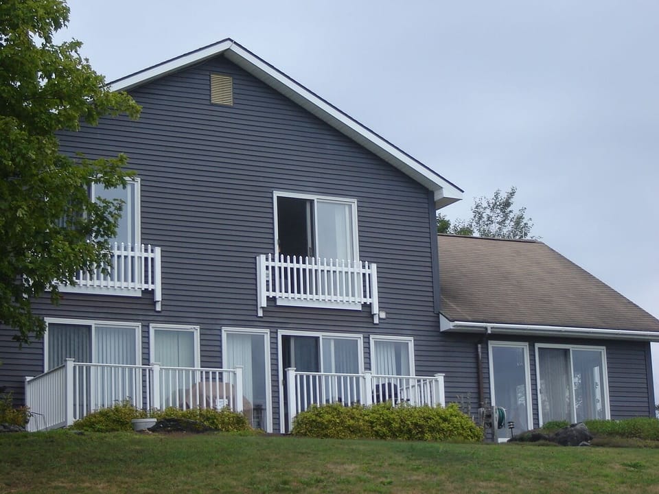House from the front yard