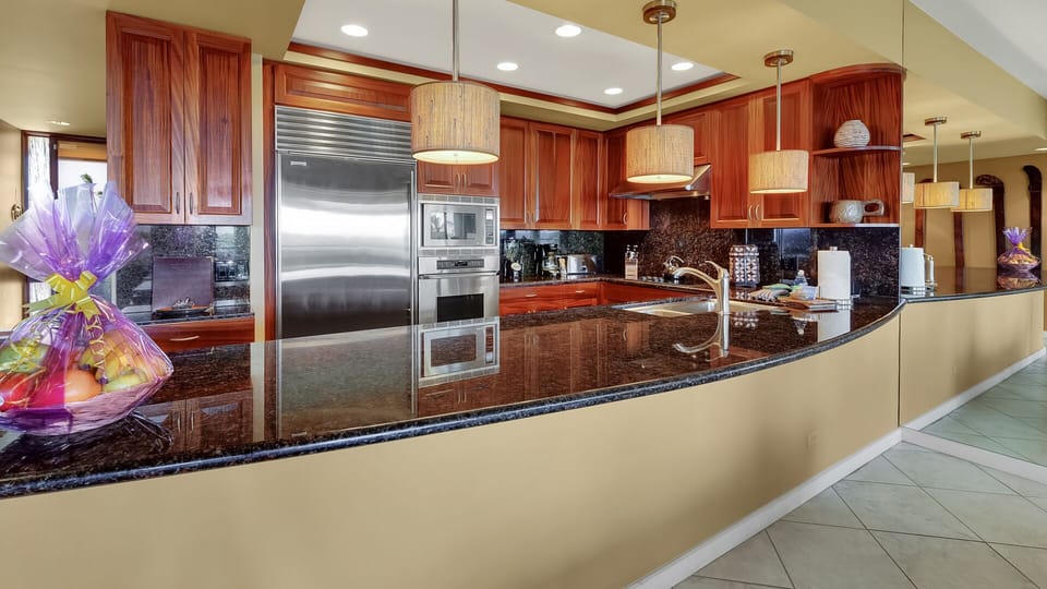 The Point at Mauna Lani C204 - Kitchen Island