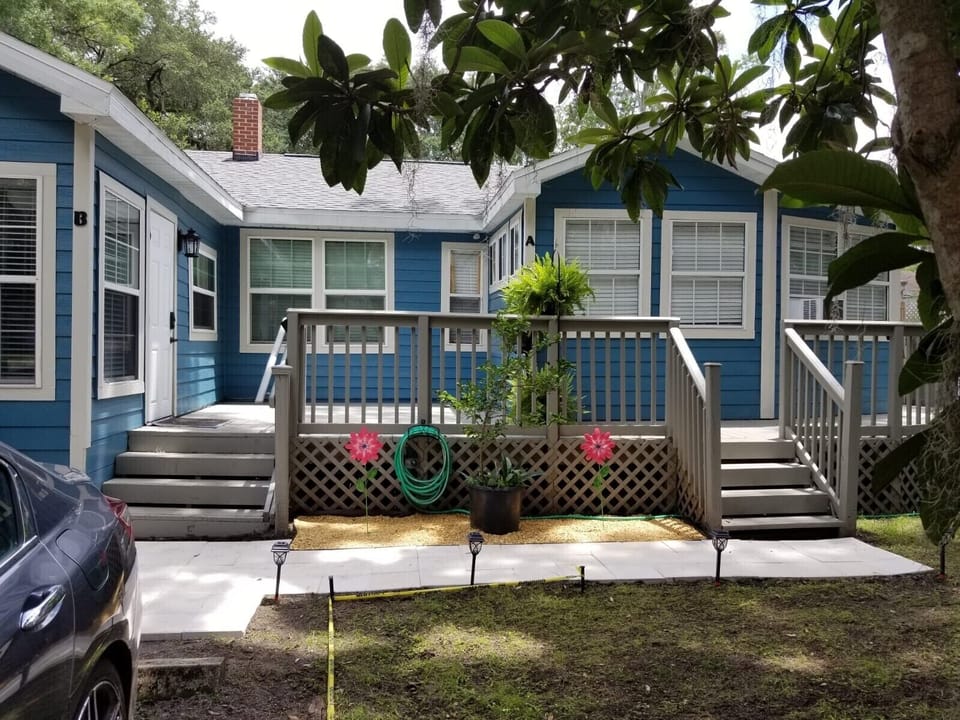 Full Front Entrance, Unit B on the left side stairs.