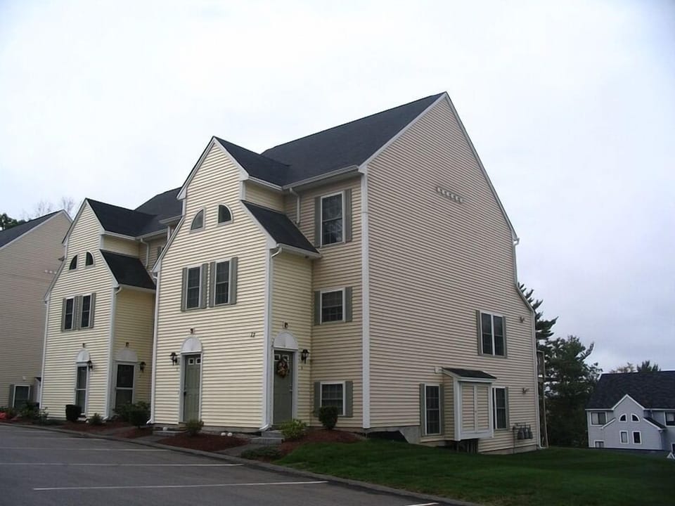 Evergreen Condos - Laconia