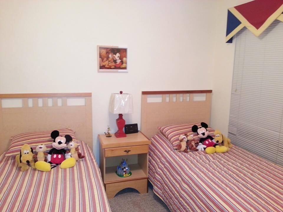Kid's room 2 (upstairs)