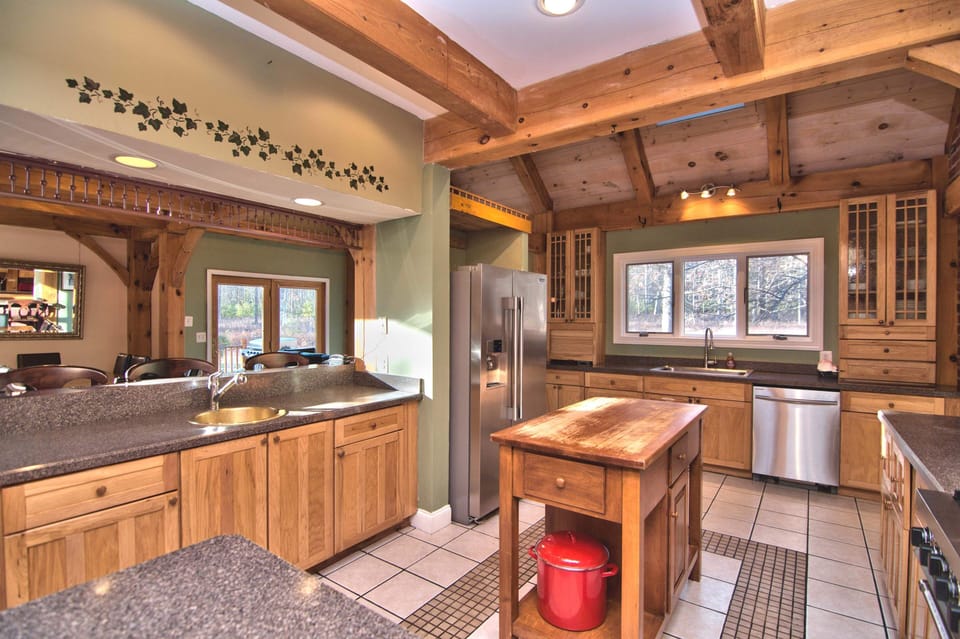 Kitchen/Bar area