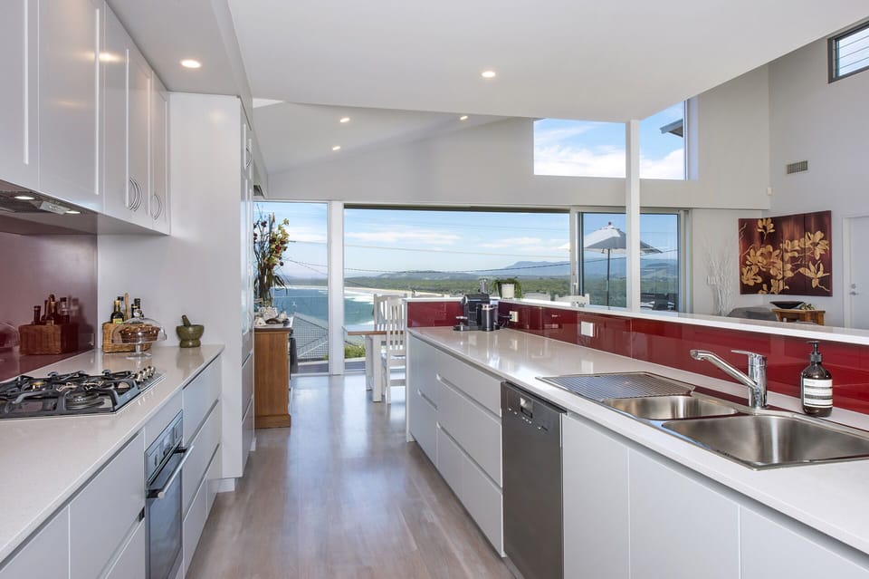 Kitchen overlooking Seven Mile Beach and the Berry Escarpment.