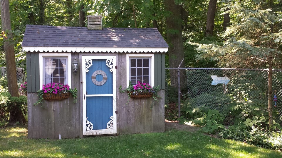 Beach hut/ Bike shed