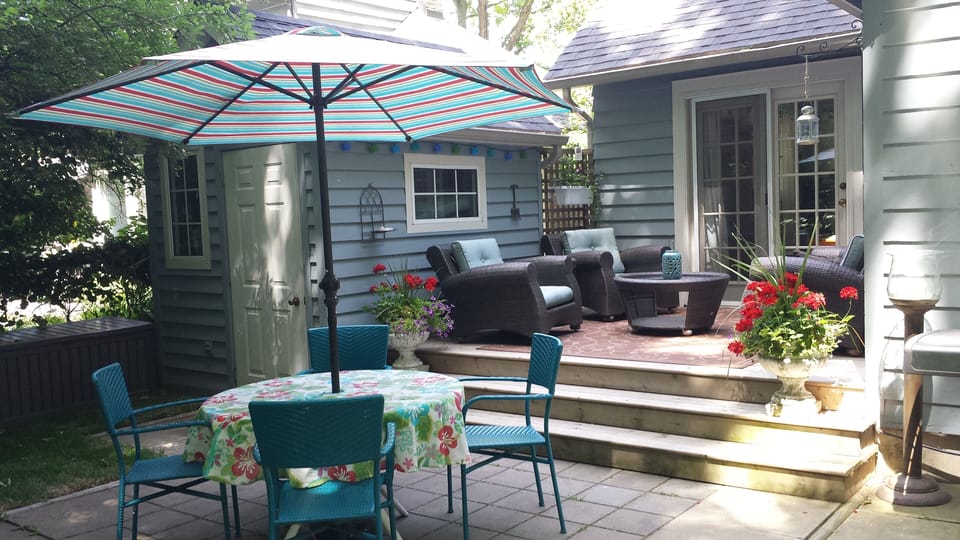Happy Hour in the shade on a hot summer day!