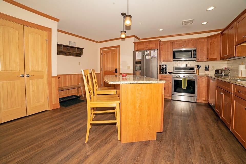 Lots of space and a very stocked kitchen