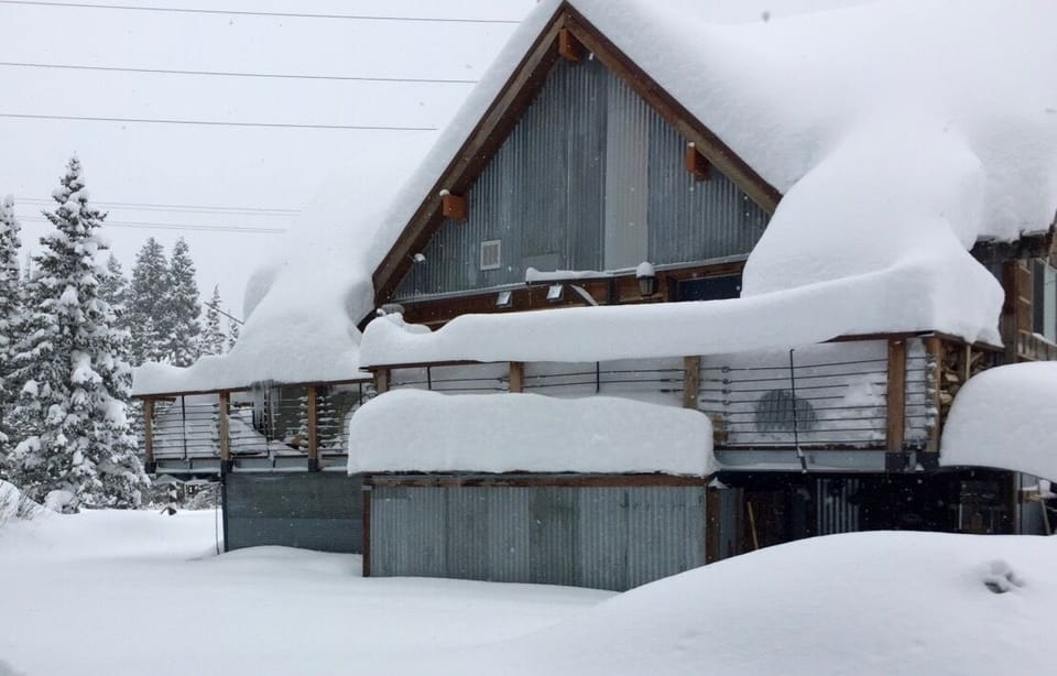 A typical powder dump in the famous Rocky Mountains of Utah!