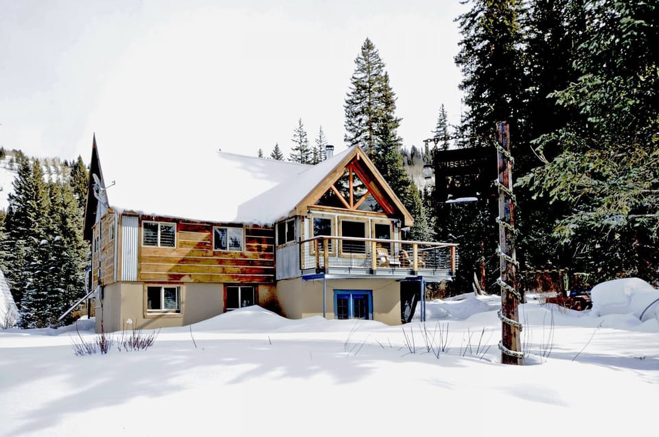600 inches of snow at the the resort "the locals" go to ski. 
