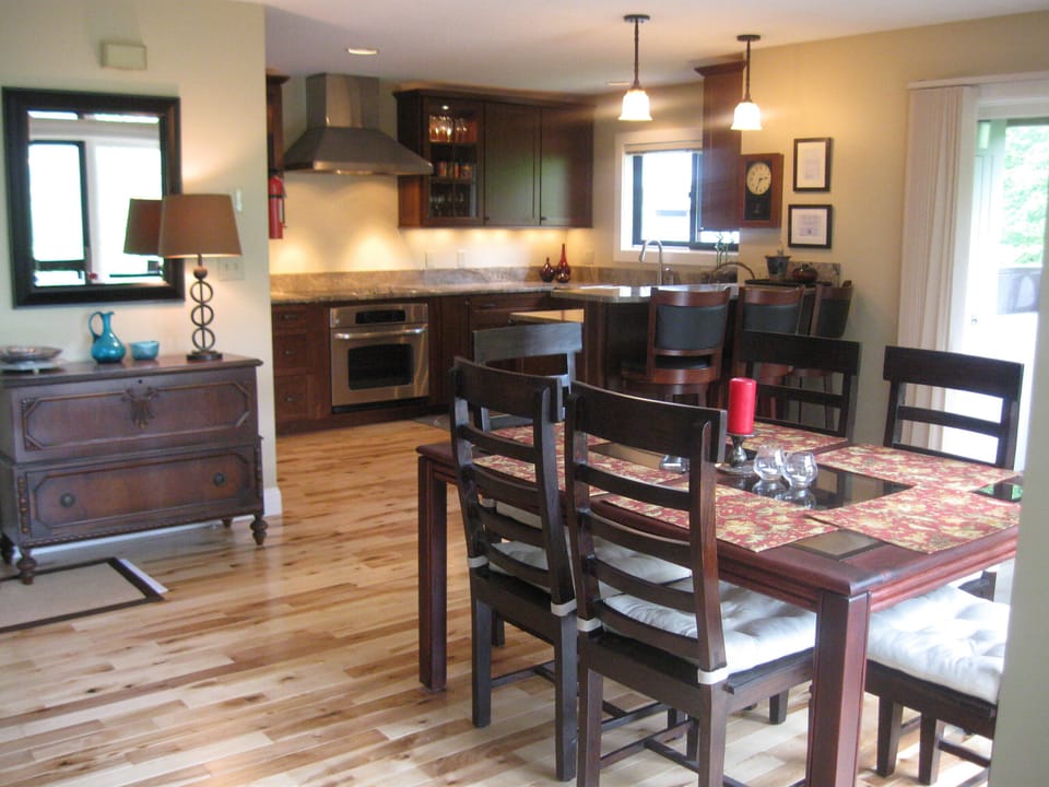 Dining/Kitchen