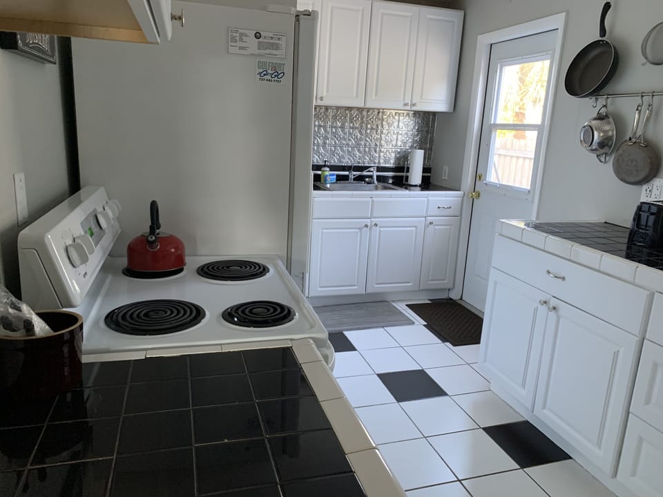 Fully equipped kitchen
