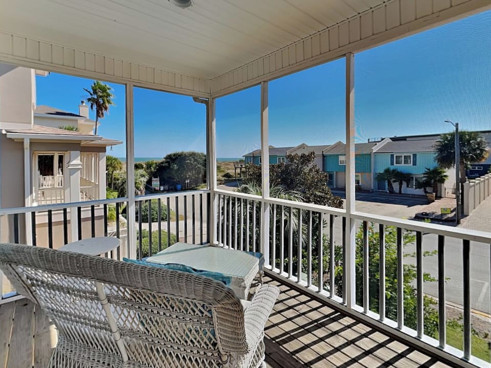 Ocean View Screened-In Balcony