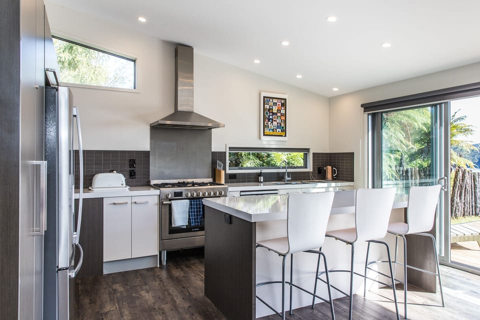 Modern Fully Equipped Kitchen