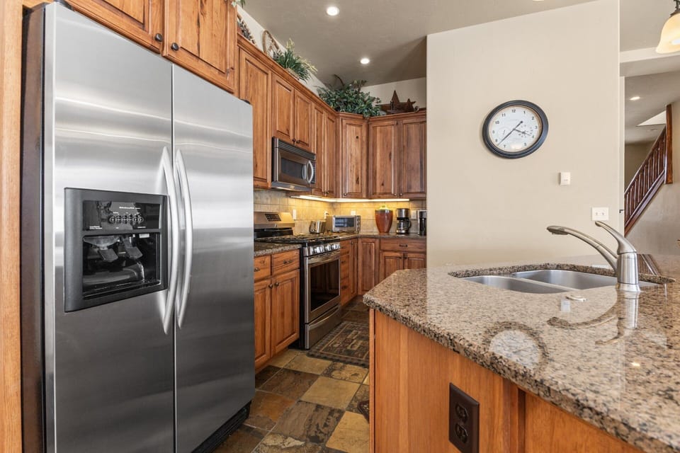 Multi-colored Speckled Stone Countertops, Natural Stone Tile Floor