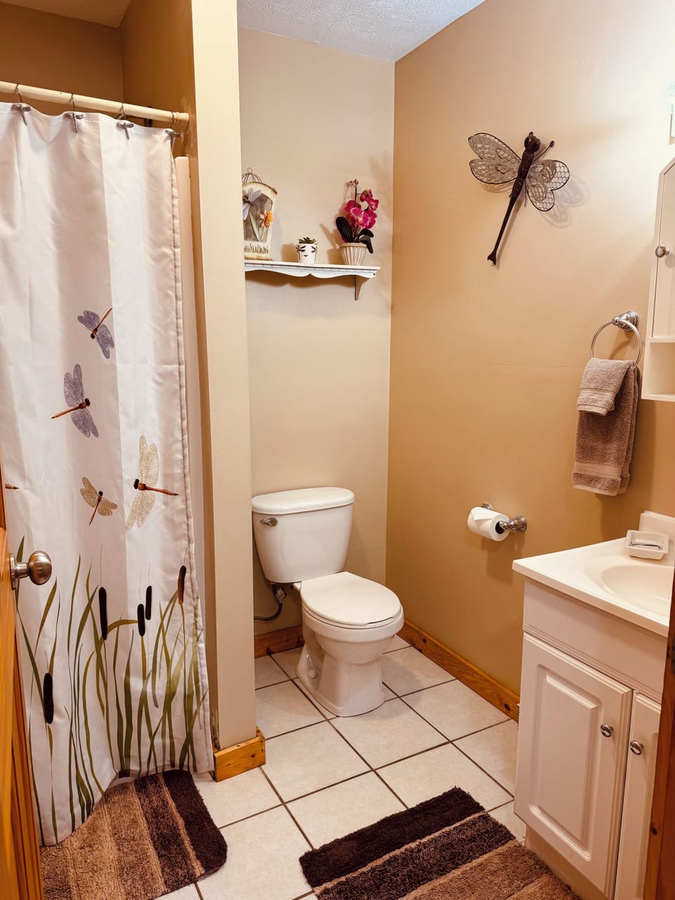 Main floor bathroom
