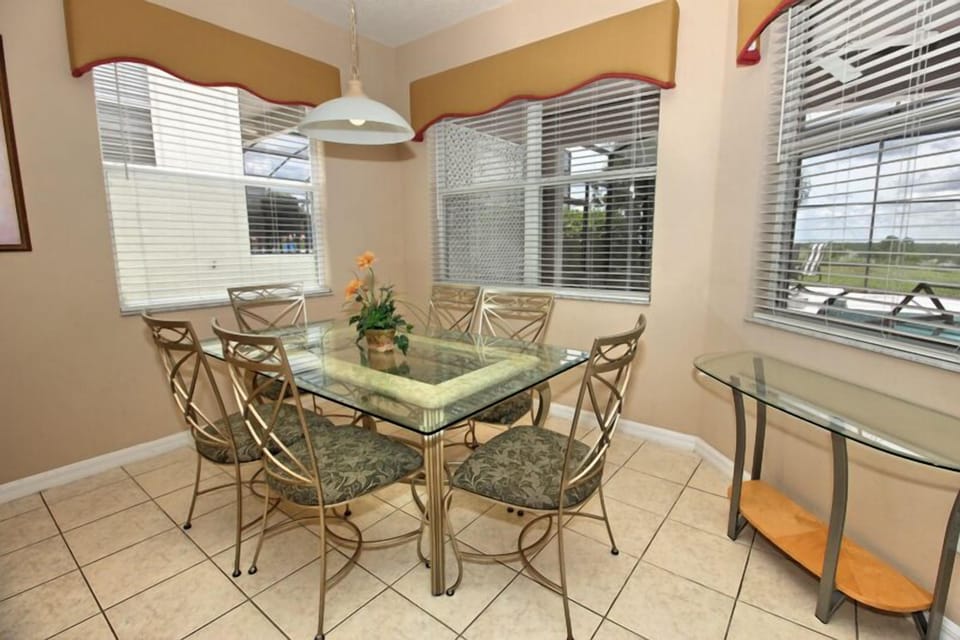 Breakfast nook eating area.