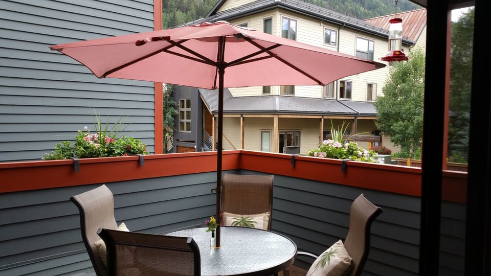 Private Peaceful Patio Area off Dining room
