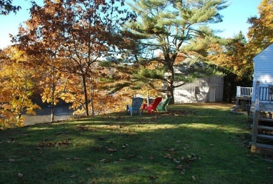 Front lawn has plenty of privacy.