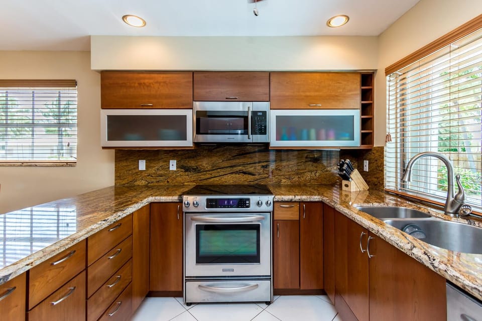 Fully equipped kitchen: new dinnerware, silverware, cookare, all is new