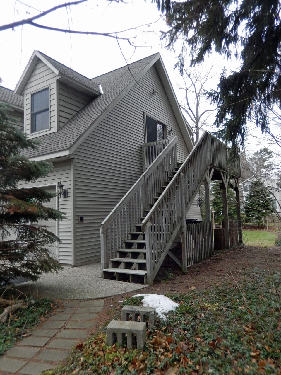 entry/deck