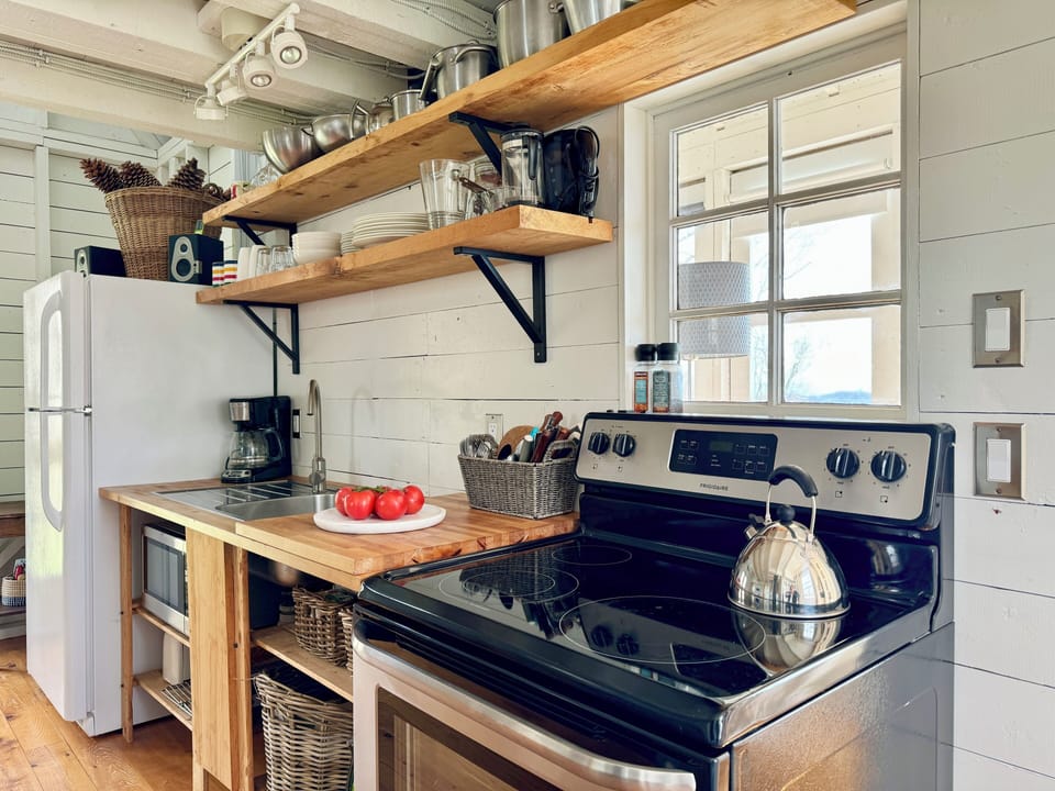 see the ocean while you prepare dinner