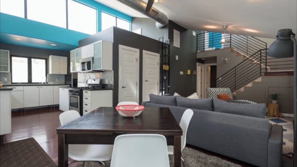 Table Expands to 6-8.