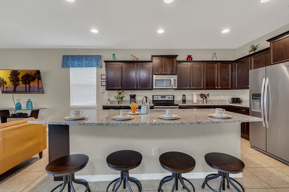 Fully equipped kitchen