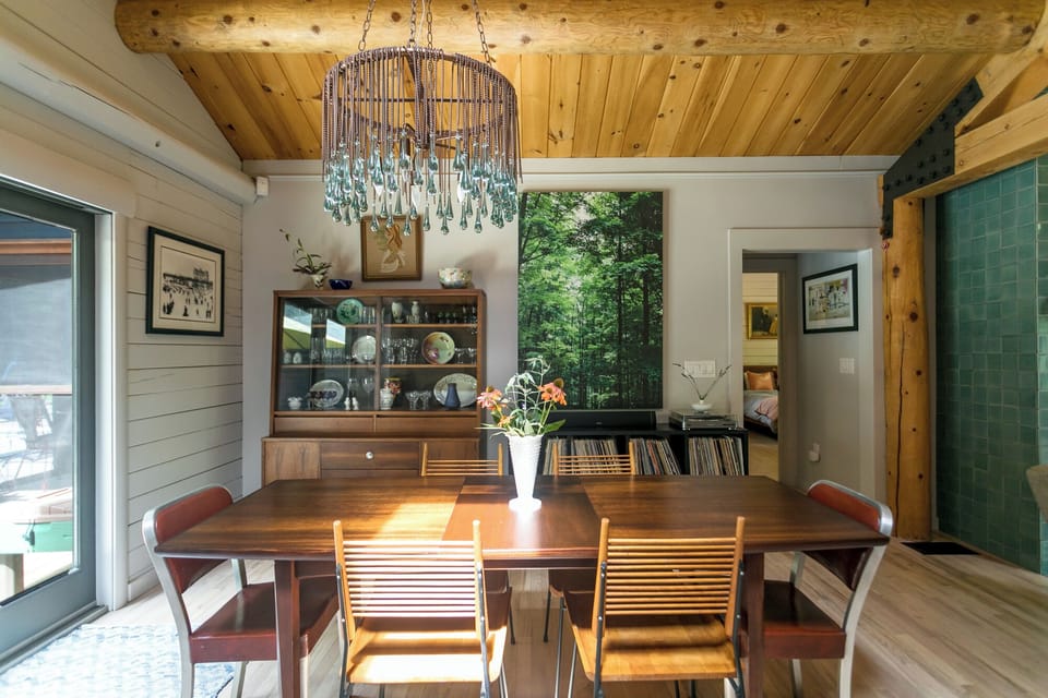 Dining room and record player with plenty of records to choose from