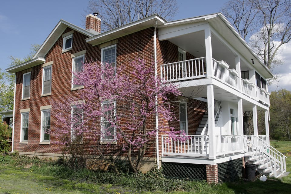separate entrance to suite via upstairs back porch