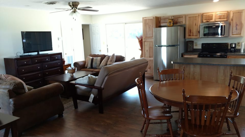 Living Kitchen Area