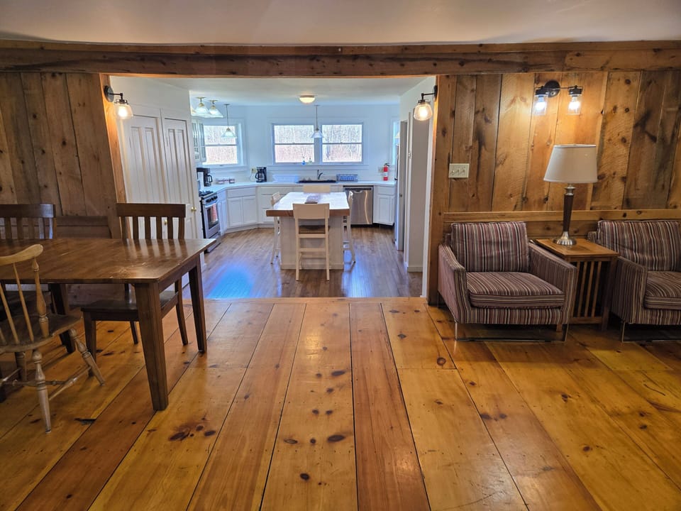 Diningroom Opens to Kitchen