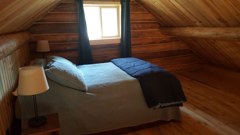 Bedroom Loft - Full Bed