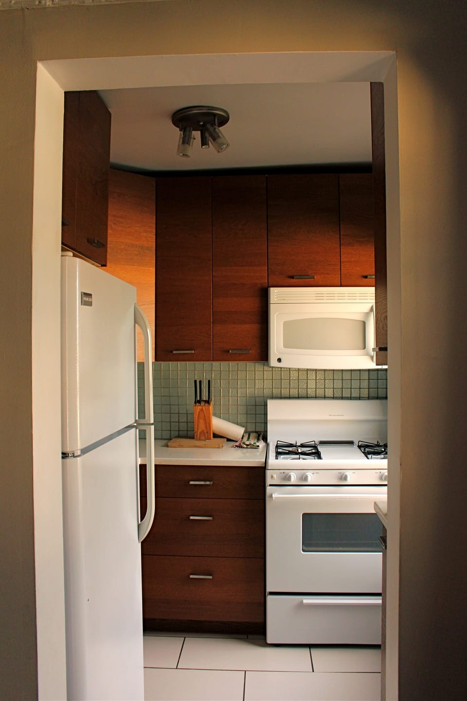 President Suite B kitchen