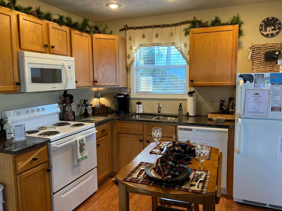 Meals can be prepared in the well equipped kitchen.
