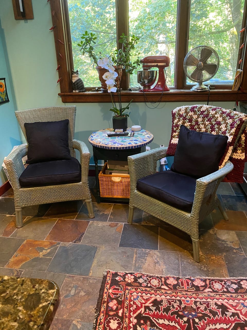 Kitchen seating area 