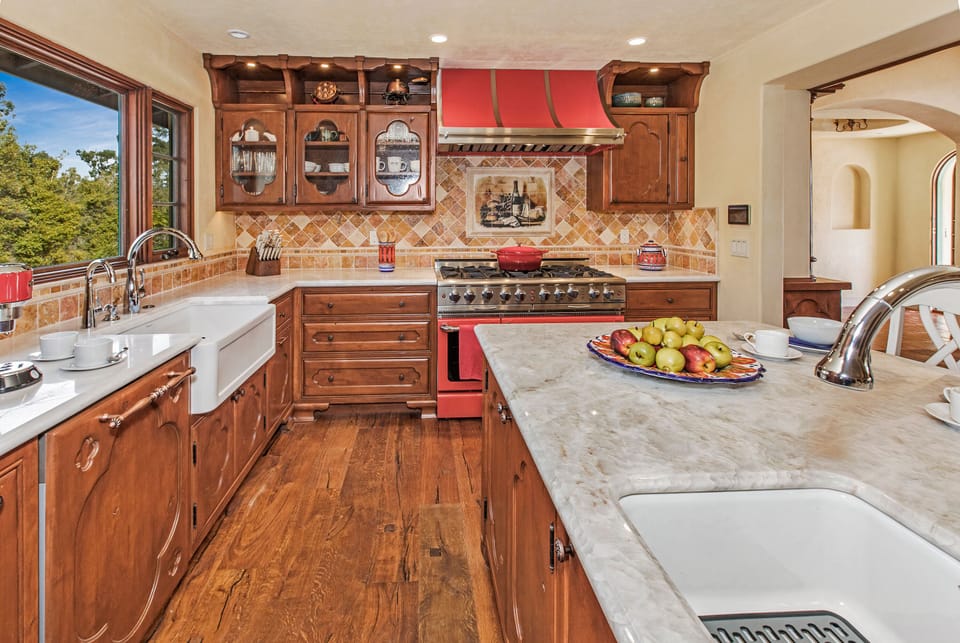This kitchen has everything!