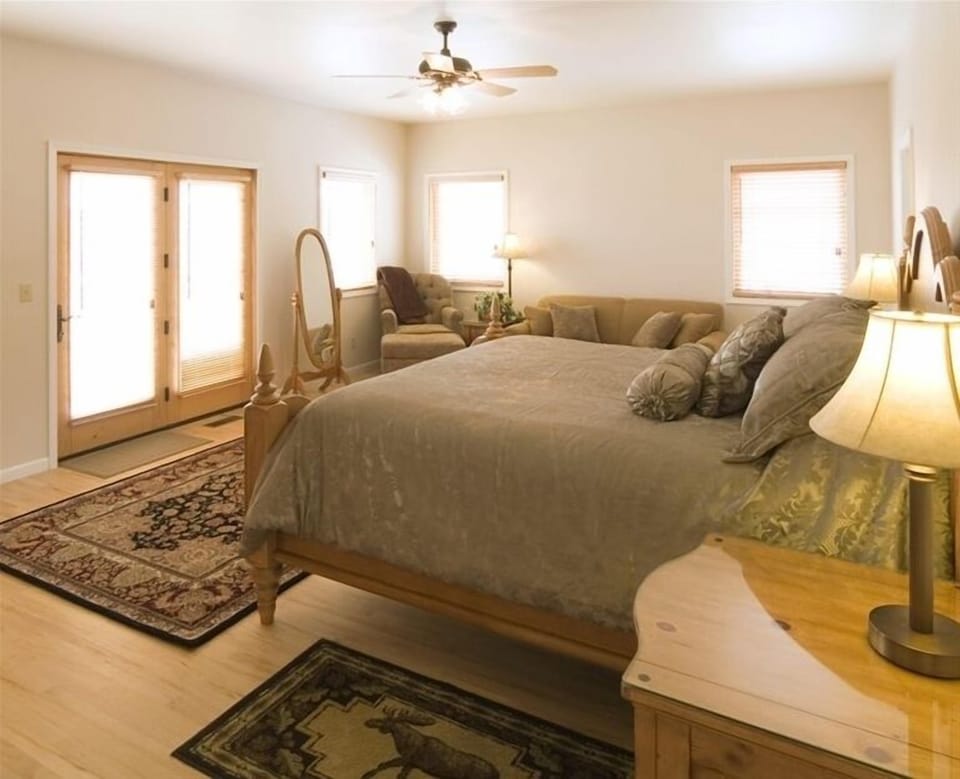 Bull Moose Retreat - Master Bedroom