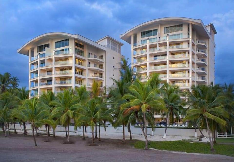 Exterior Building Room 703 Right Corner Unit