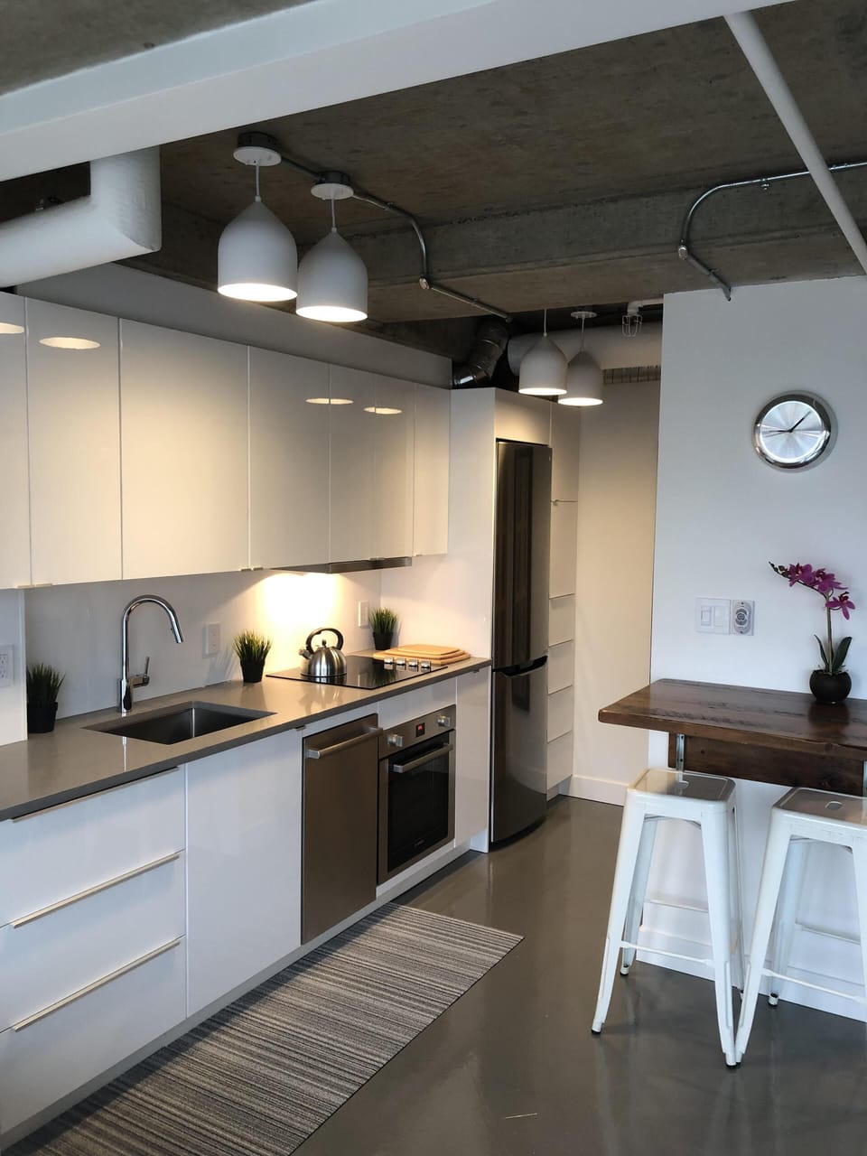 Gourmet kitchen awaits...