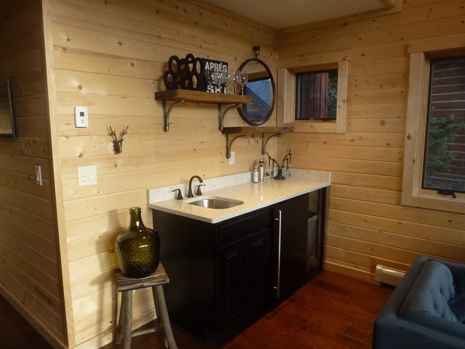 Wet bar in the great room with beer/soda fridge.