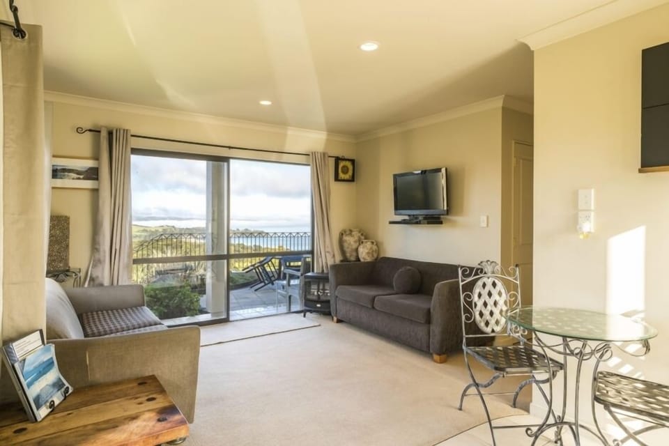 2bdrm interior