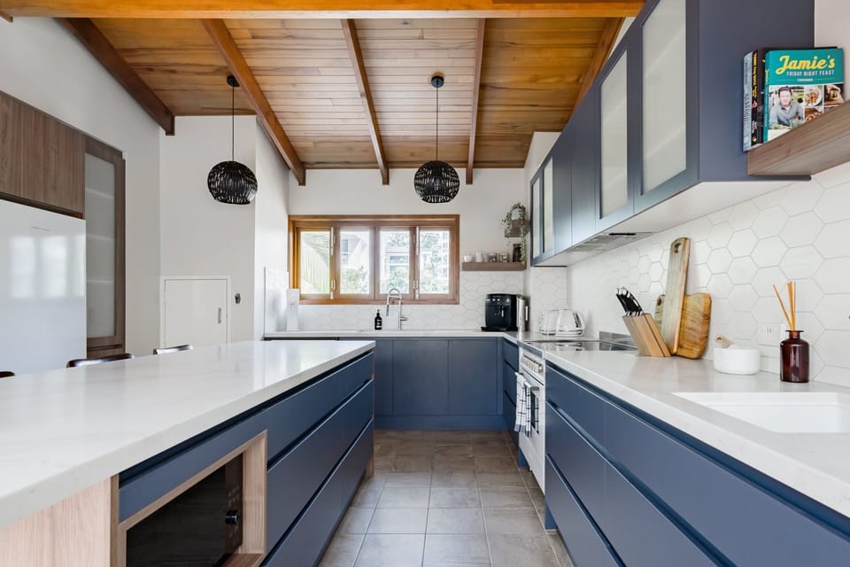 Large Entertainers Kitchen