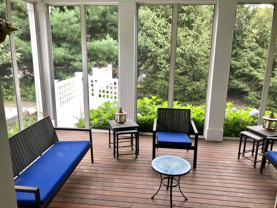 Three season porch