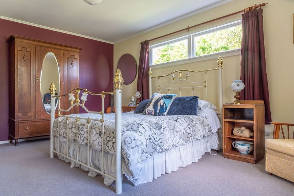 Queen bed