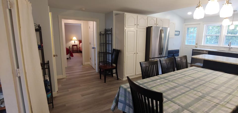 Large eat in brand new kitchen (2021)