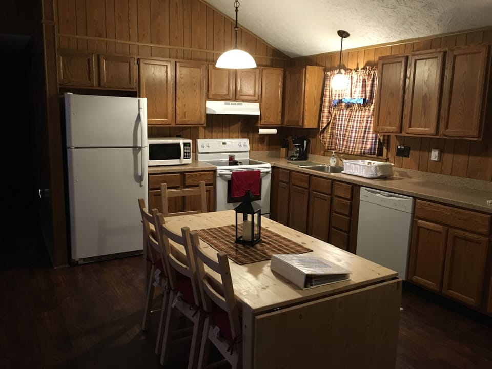Kitchen/Dining Area