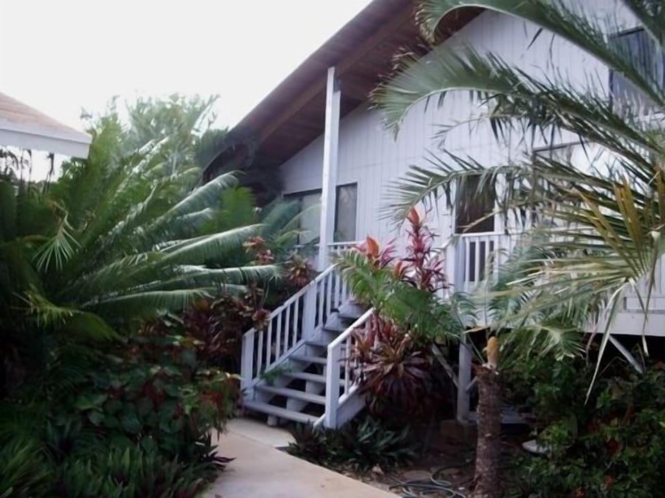Entry way off driveway