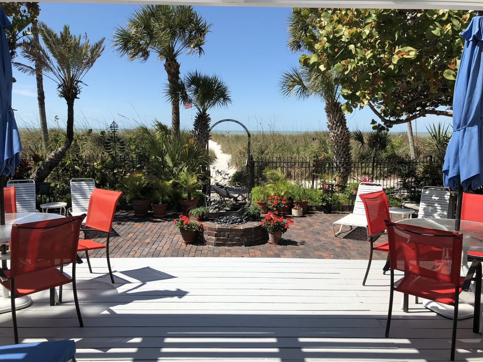 Private oasis with your own direct path to the beach