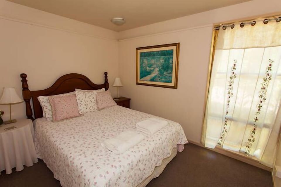 Second bedroom - queen bed