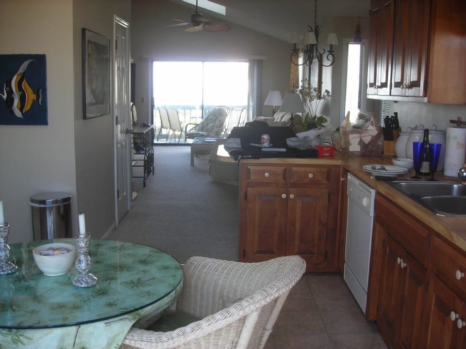 Open and airy top floor great for entertaining!