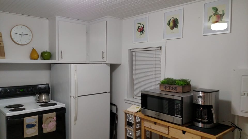 Convenient kitchen.